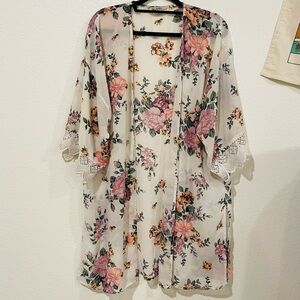 Wallflower, Floral Print Kimono with Wide Crochet Lace Trim Sleeves Size XXL